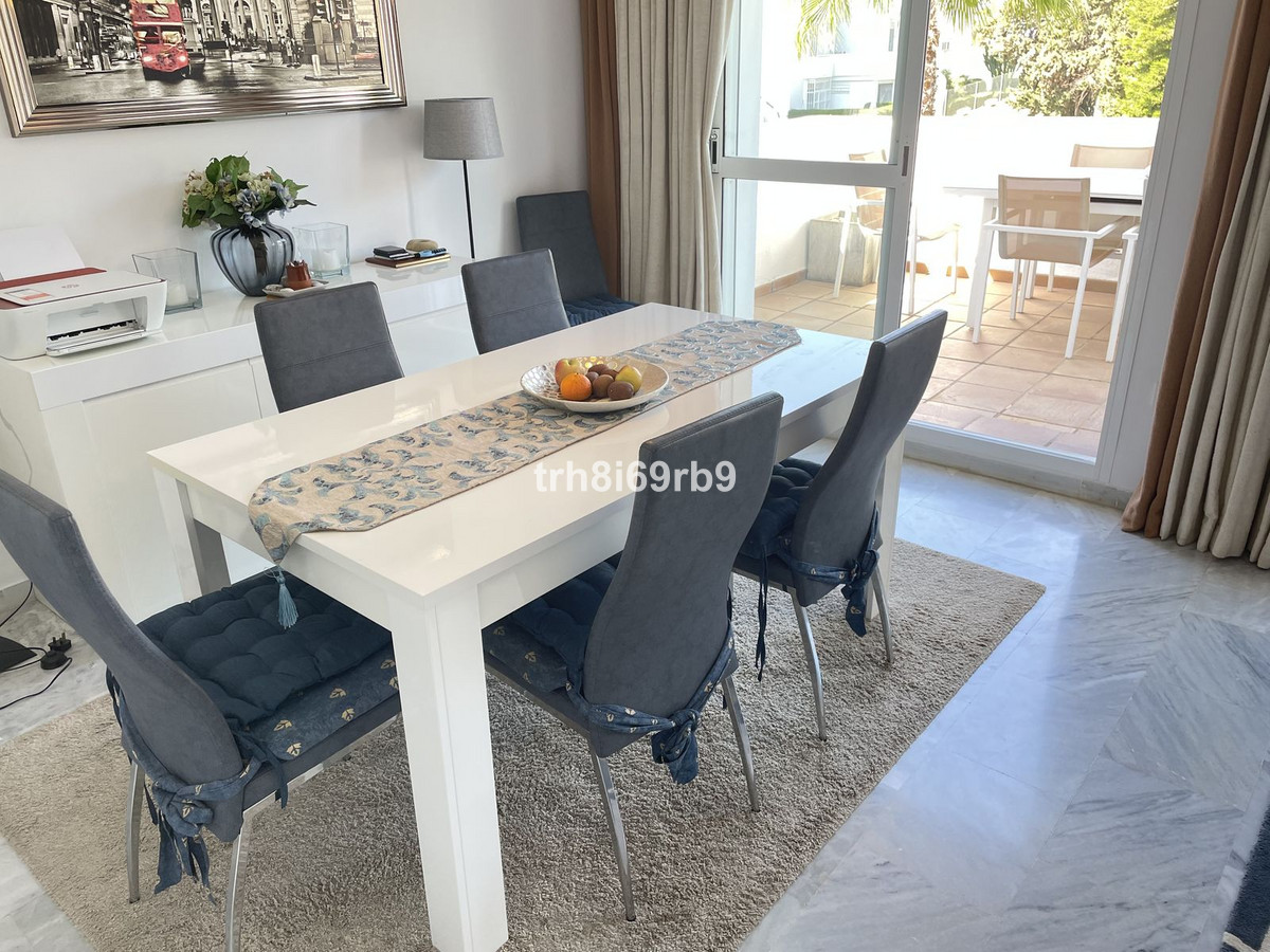 3 Bedroom Apartment for Sale in Estepona — 2
