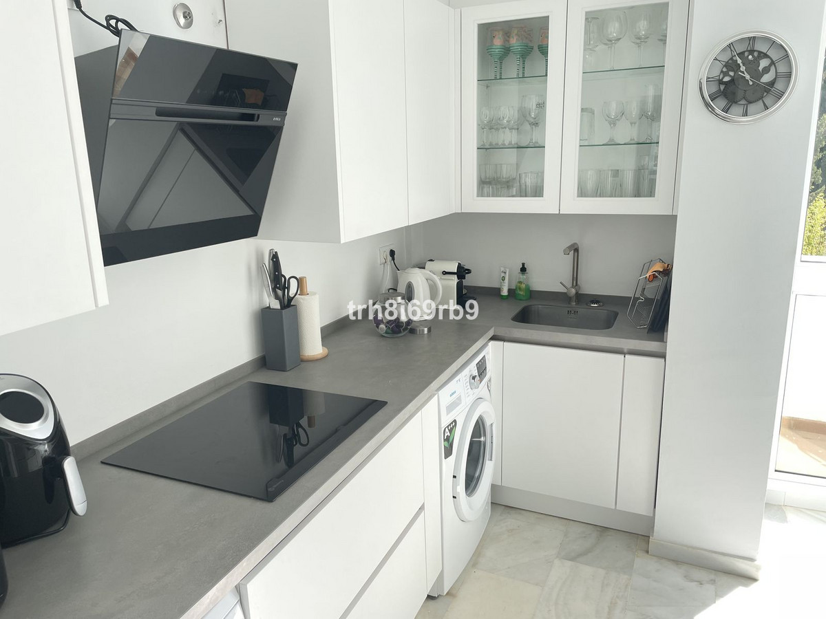 3 Bedroom Apartment for Sale in Estepona — 6