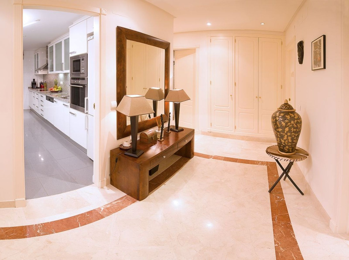 2 Bedroom Apartment for Sale in Nueva Andalucía — 9