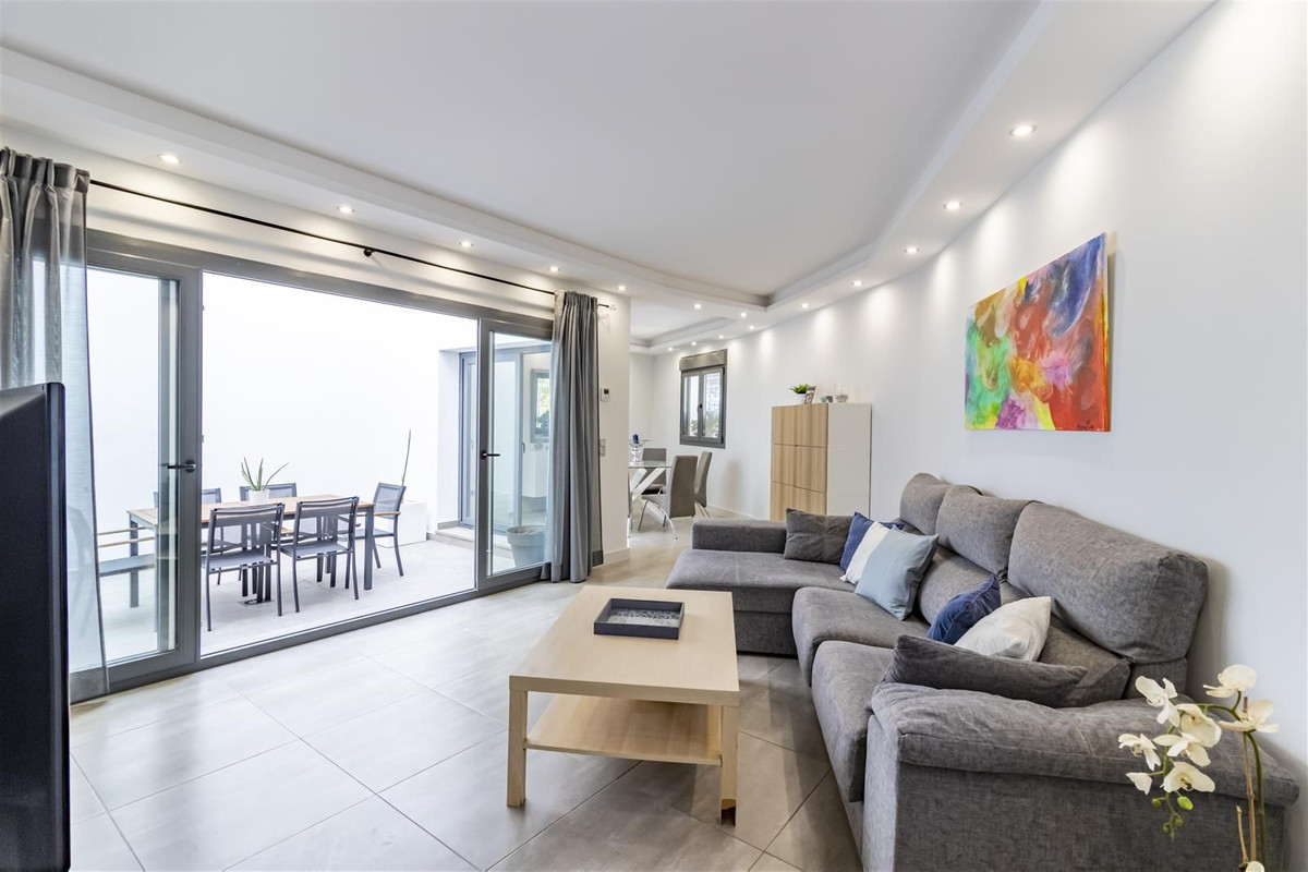 3 Bedroom Villa for Sale in San Pedro de Alcántara — 2