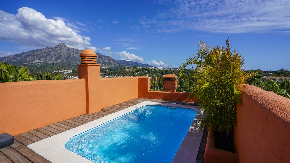 3 Bedroom Apartment for Sale in Puerto Banús