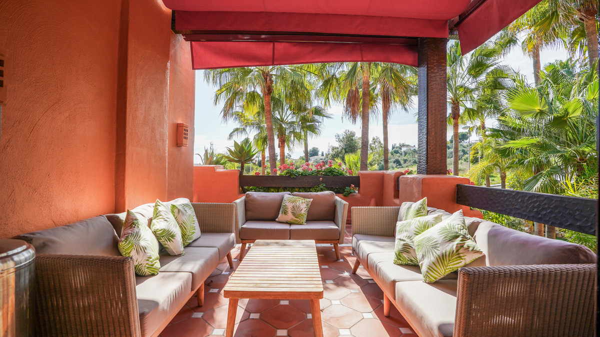 3 Bedroom Apartment for Sale in Puerto Banús — 3