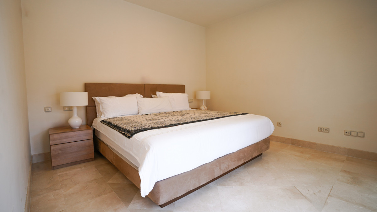 3 Bedroom Apartment for Sale in Puerto Banús — 7
