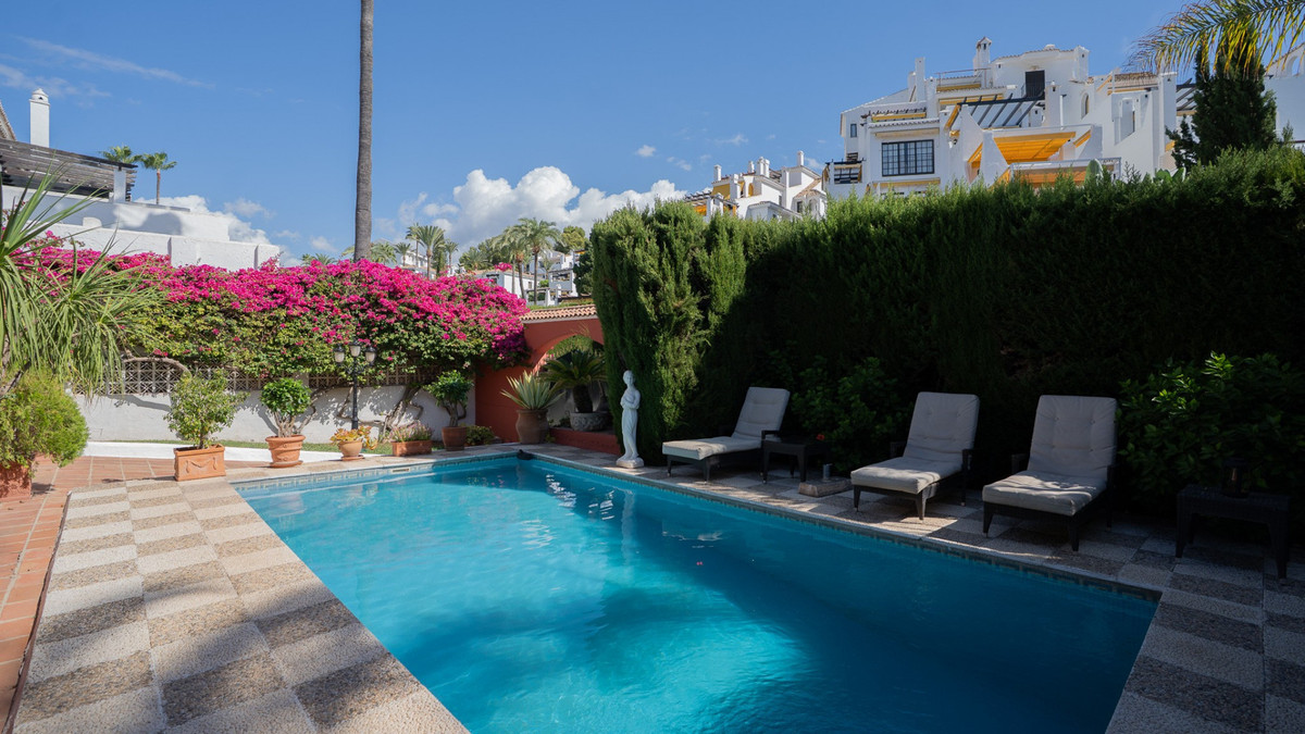 4 Bedroom Villa for Sale in Marbella