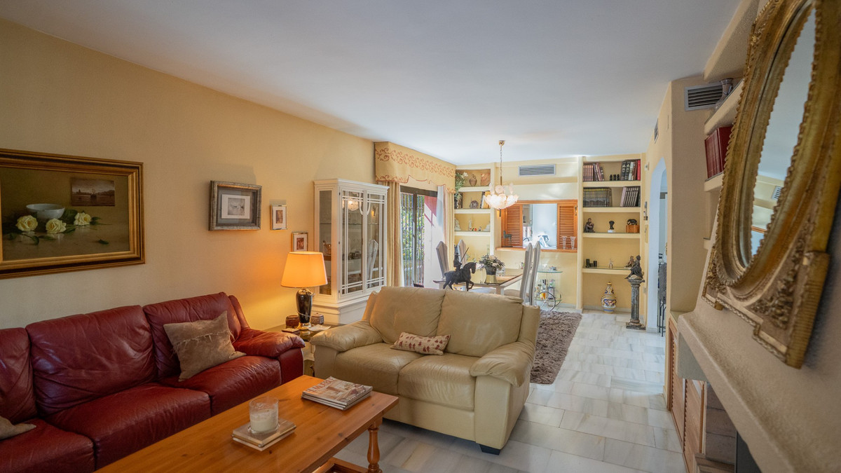 4 Bedroom Villa for Sale in Marbella — 4