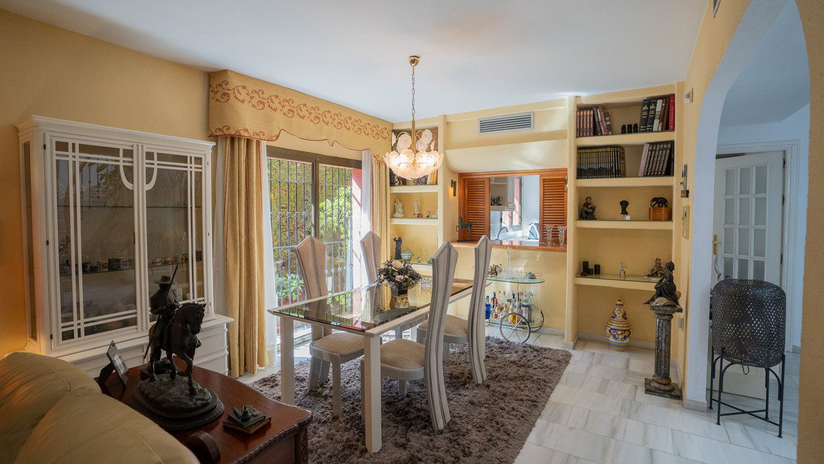 4 Bedroom Villa for Sale in Marbella — 6