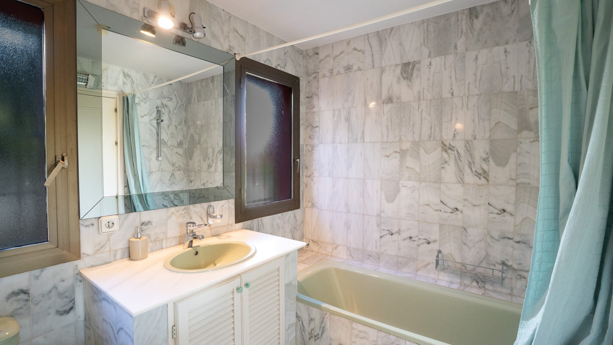4 Bedroom Villa for Sale in Marbella — 9