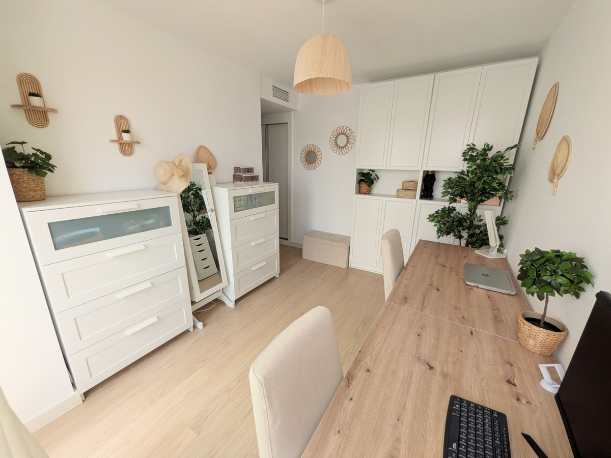3 Bedroom Apartment for Sale in Estepona — 7