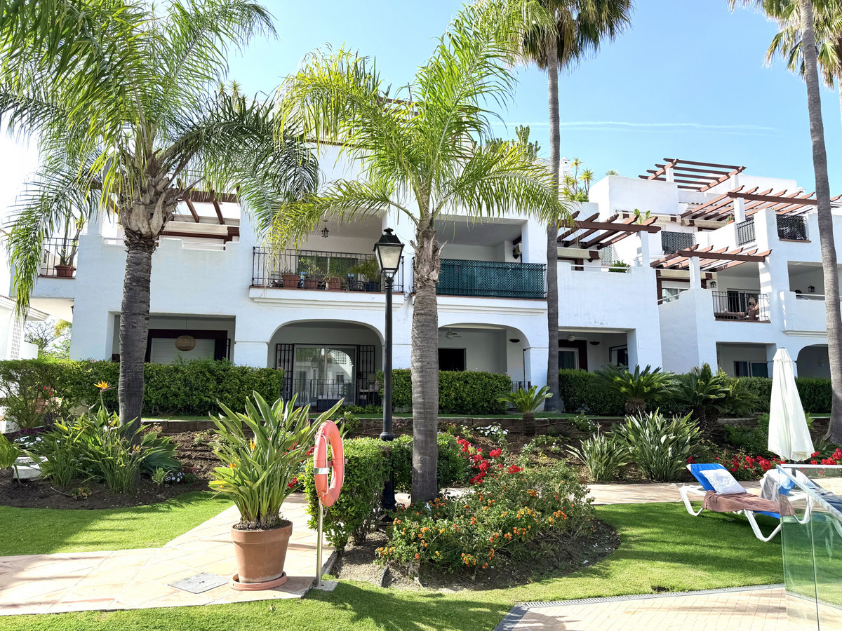 3 Bedroom Apartment for Sale in San Pedro de Alcántara — 2