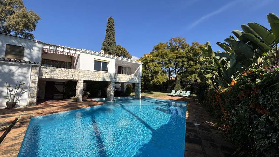 4 Bedroom Villa for Sale in Marbella — 2
