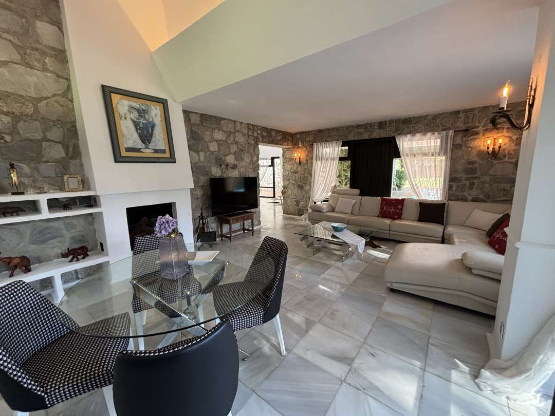 4 Bedroom Villa for Sale in Marbella — 6