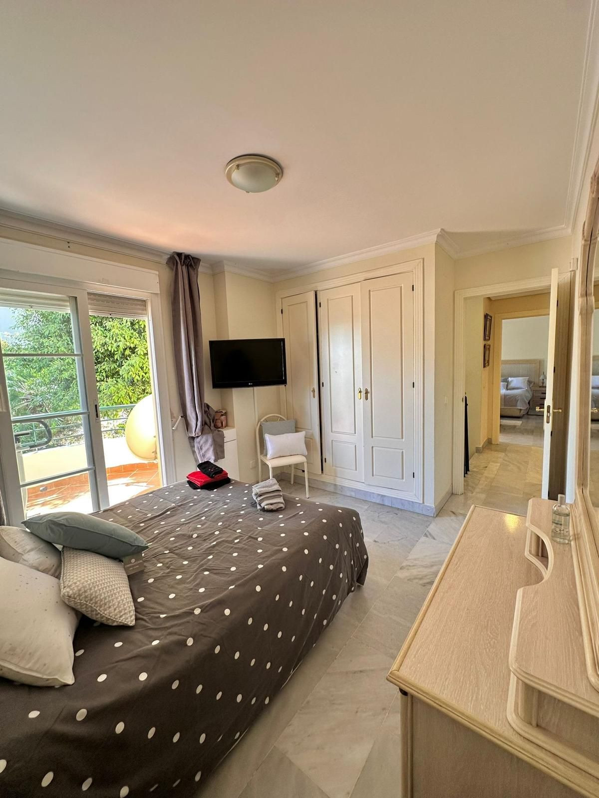3 Bedroom Apartment for Sale in Nueva Andalucía — 5