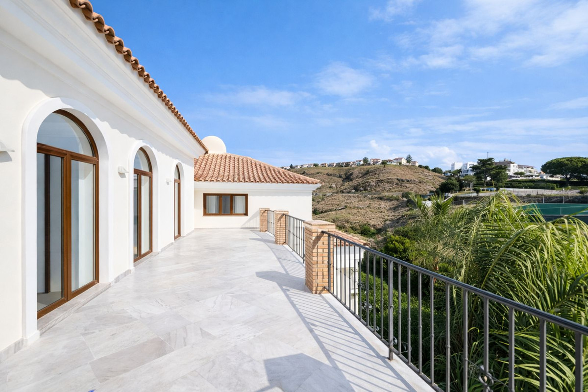 7 Bedroom Villa for Sale in Benahavís — 8