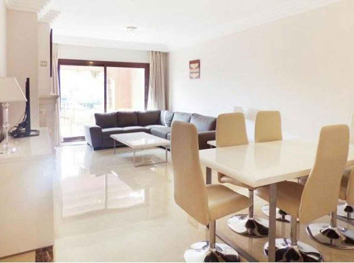 2 Bedroom Apartment for Sale in Puerto Banús — 4