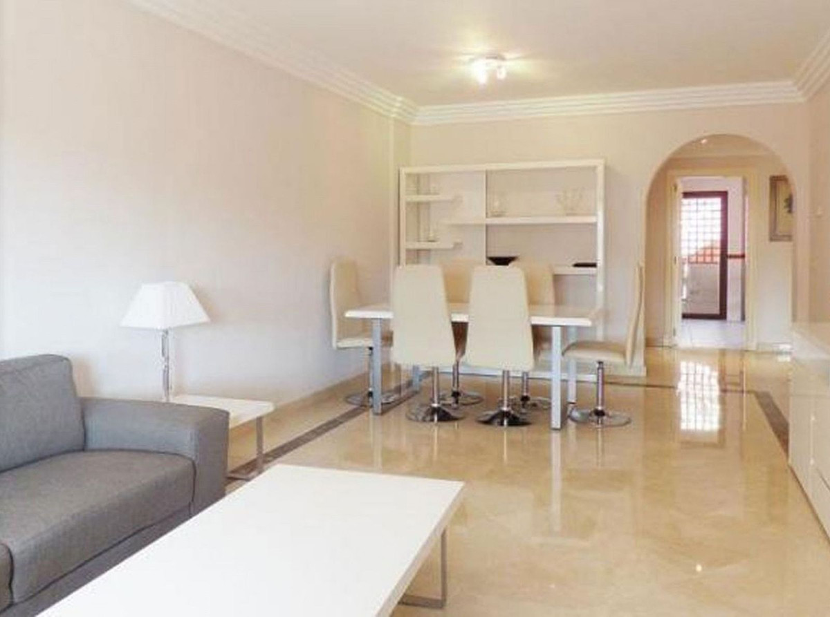 2 Bedroom Apartment for Sale in Puerto Banús — 5