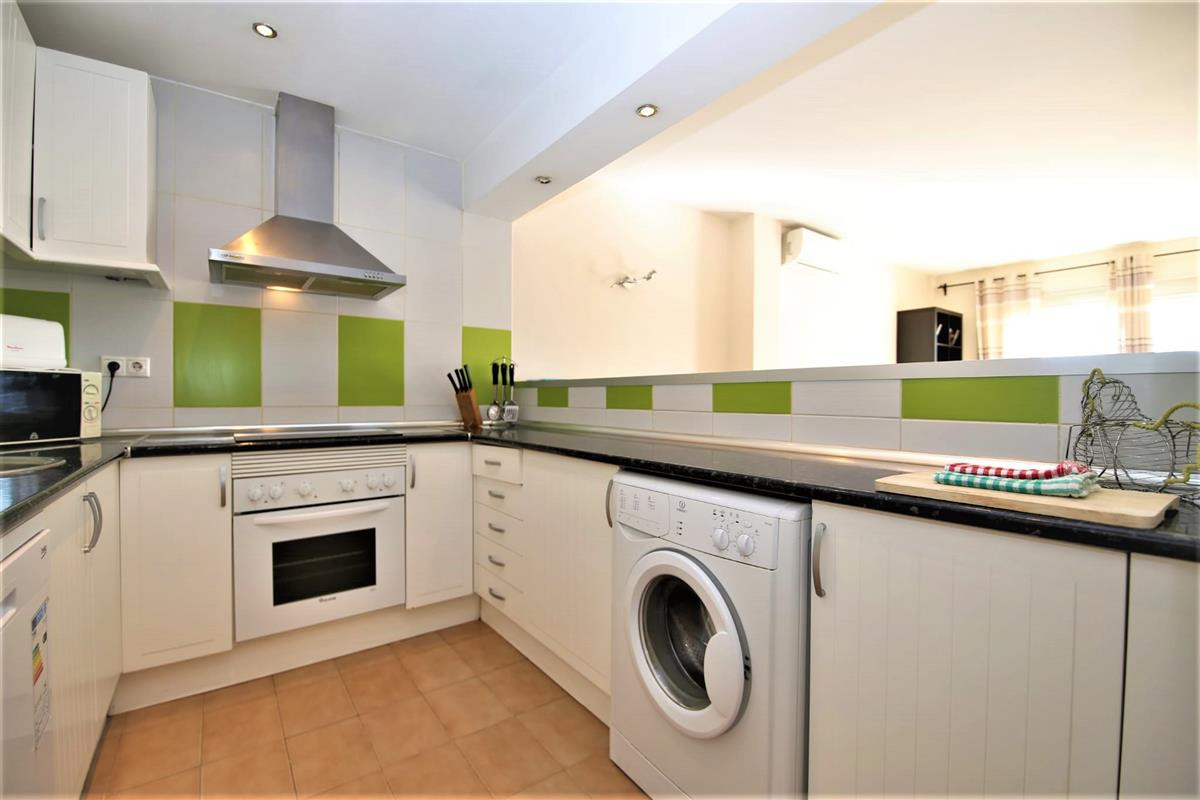 2 Bedroom Apartment for Sale in Estepona — 4