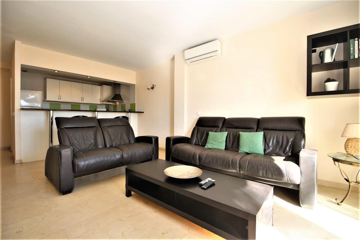 2 Bedroom Apartment for Sale in Estepona — 8