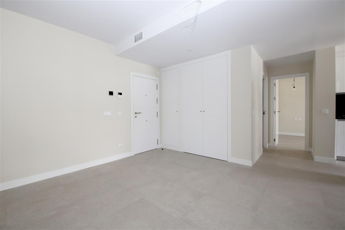 1 Bedroom Apartment for Sale in Estepona — 5