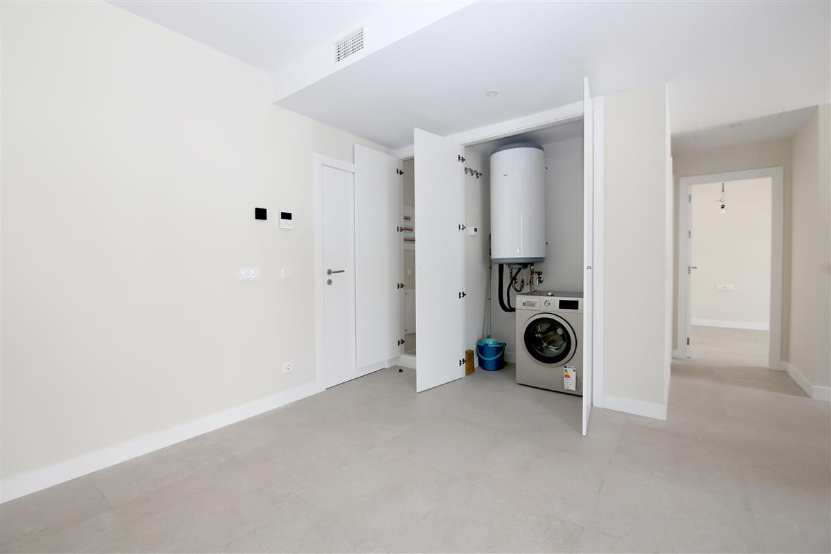 1 Bedroom Apartment for Sale in Estepona — 6