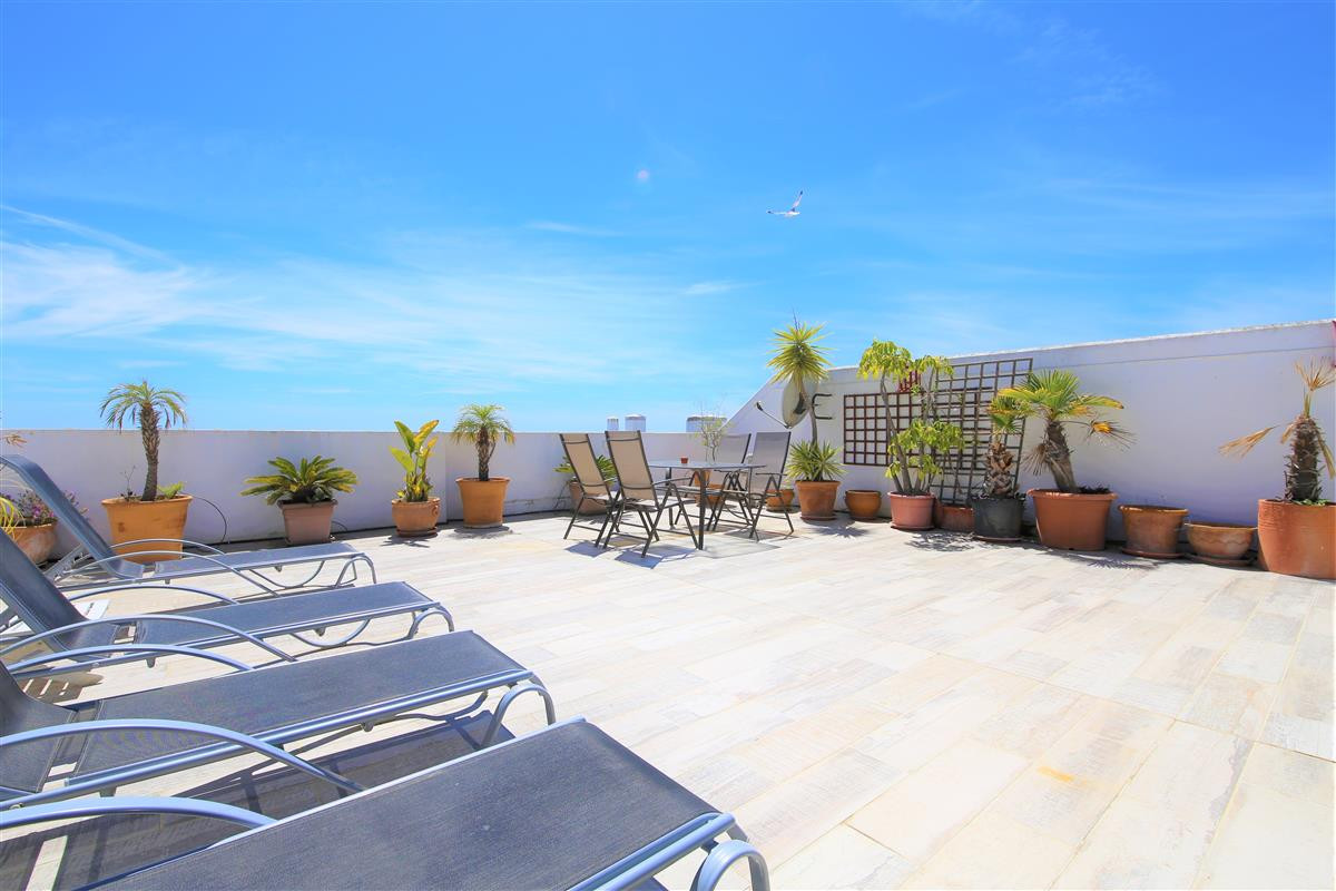 2 Bedroom Apartment for Sale in Estepona