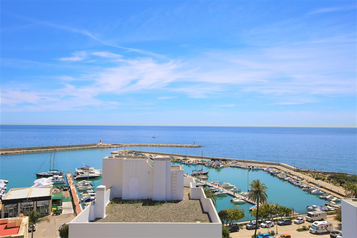 2 Bedroom Apartment for Sale in Estepona — 3