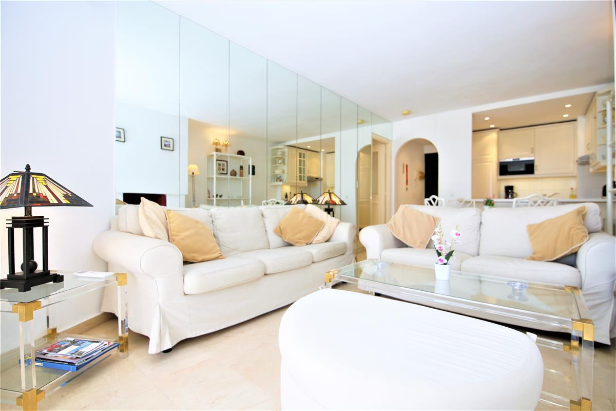 2 Bedroom Apartment for Sale in Estepona — 5
