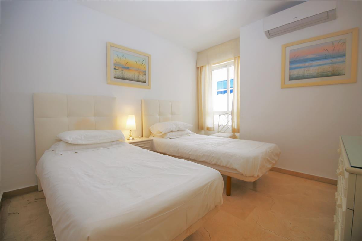 2 Bedroom Apartment for Sale in Estepona — 9