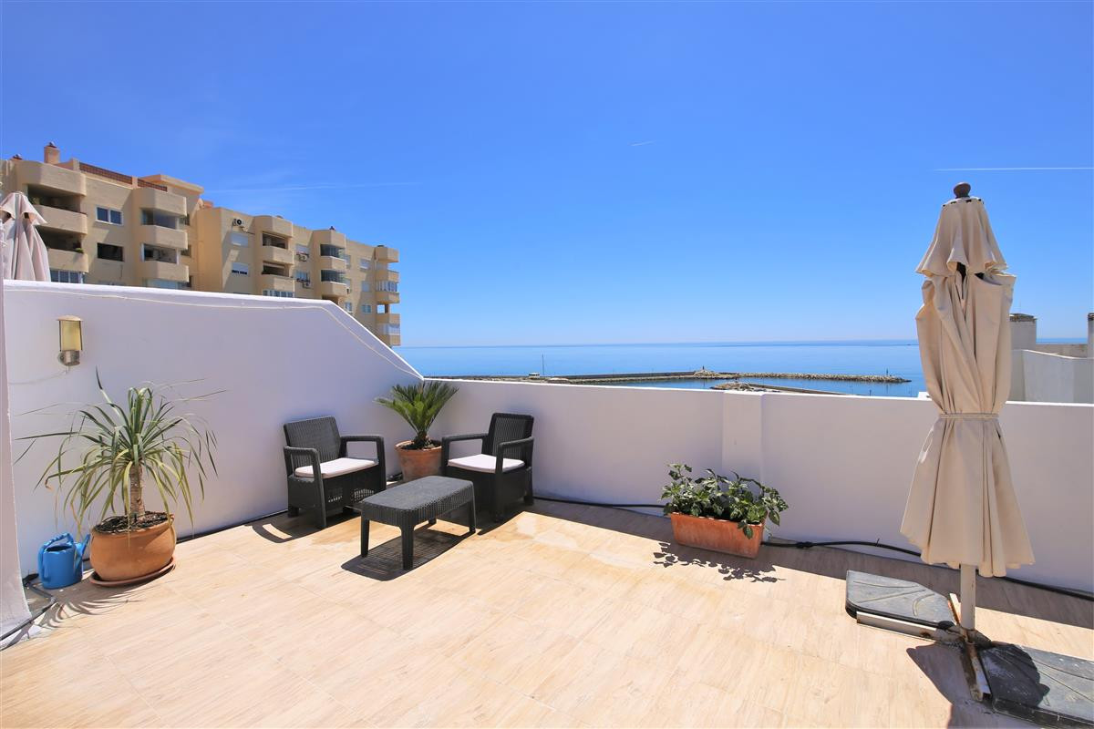 2 Bedroom Apartment for Sale in Estepona