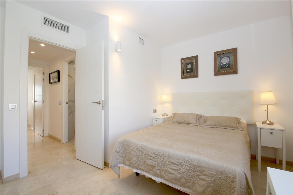 2 Bedroom Apartment for Sale in Estepona — 4