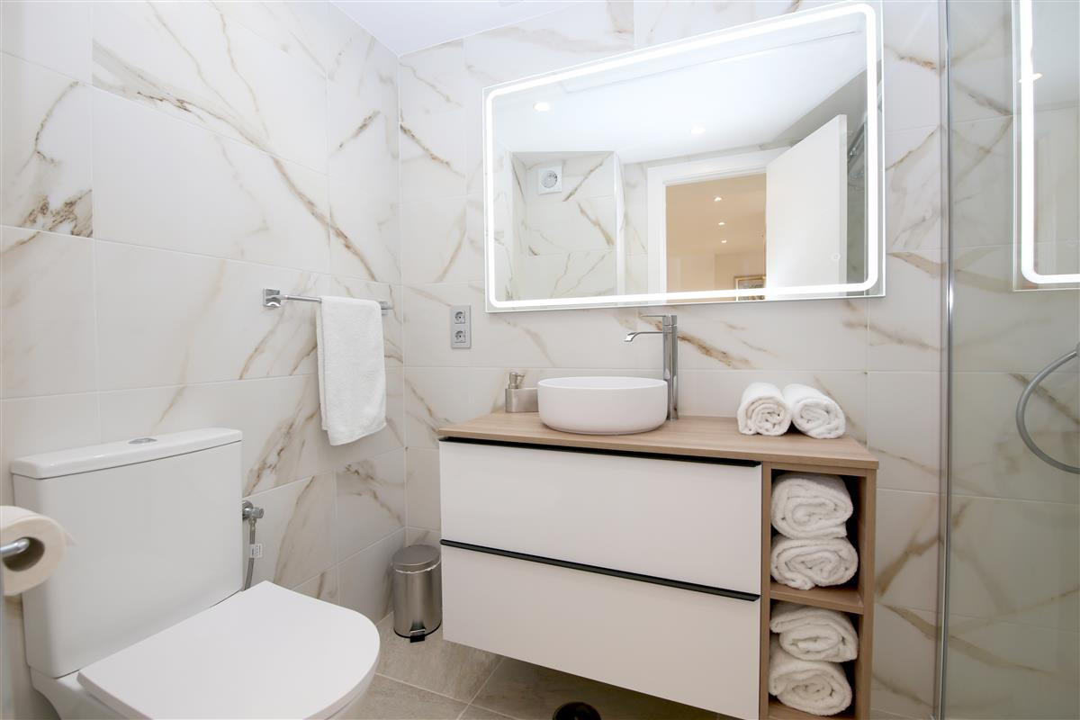 2 Bedroom Apartment for Sale in Estepona — 6