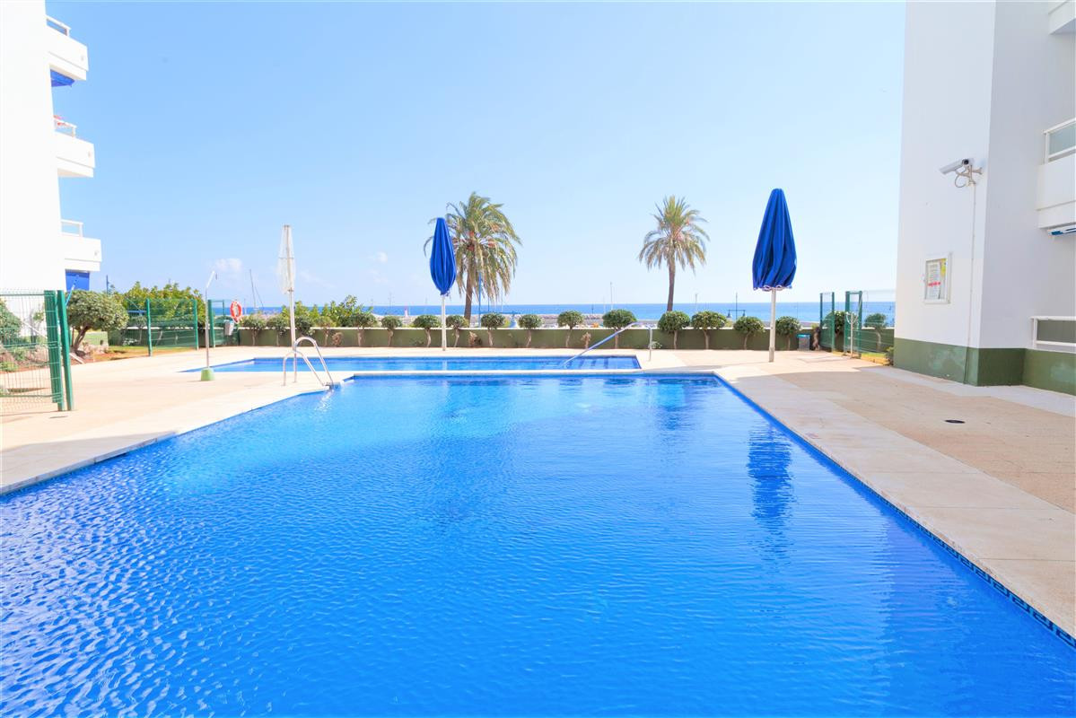 2 Bedroom Apartment for Sale in Estepona — view 10