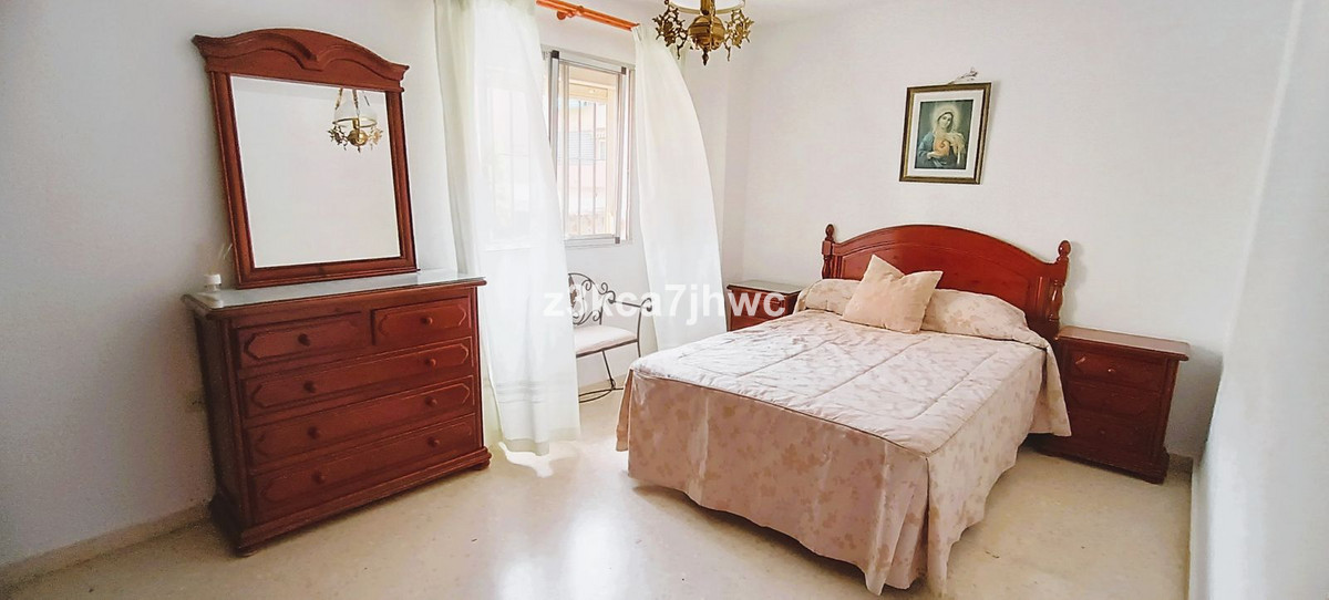 3 Bedroom Apartment for Sale in Estepona — 7