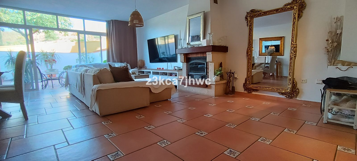 5 Bedroom Villa for Sale in Estepona — 6