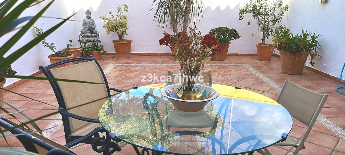5 Bedroom Villa for Sale in Estepona — 9