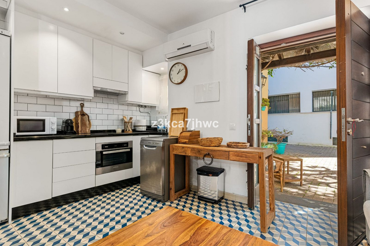 2 Bedroom Villa for Sale in Estepona — 6