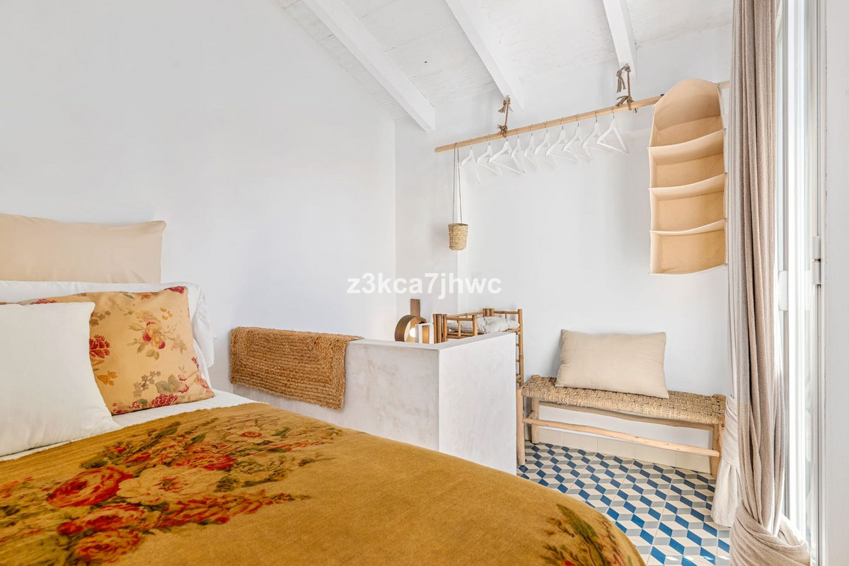 2 Bedroom Villa for Sale in Estepona — 9