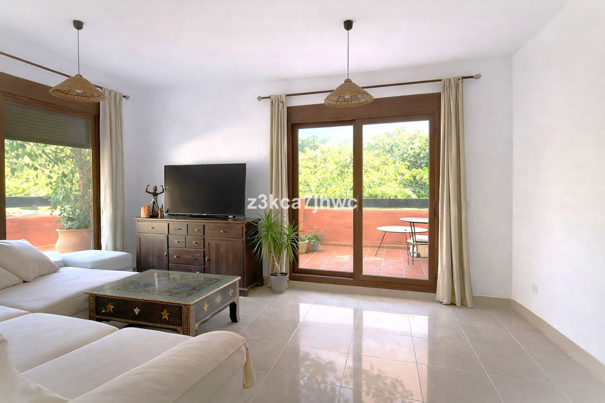 1 Bedroom Apartment for Sale in Estepona — 2
