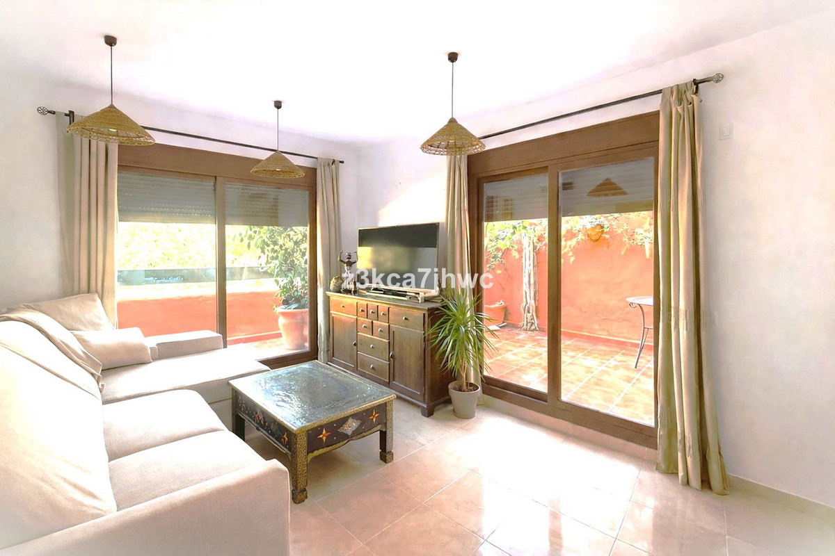 1 Bedroom Apartment for Sale in Estepona — 3