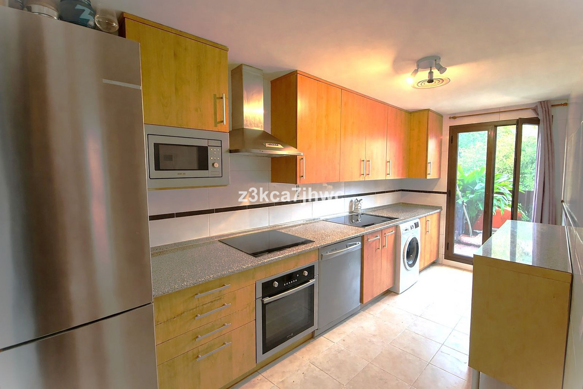 1 Bedroom Apartment for Sale in Estepona — 4
