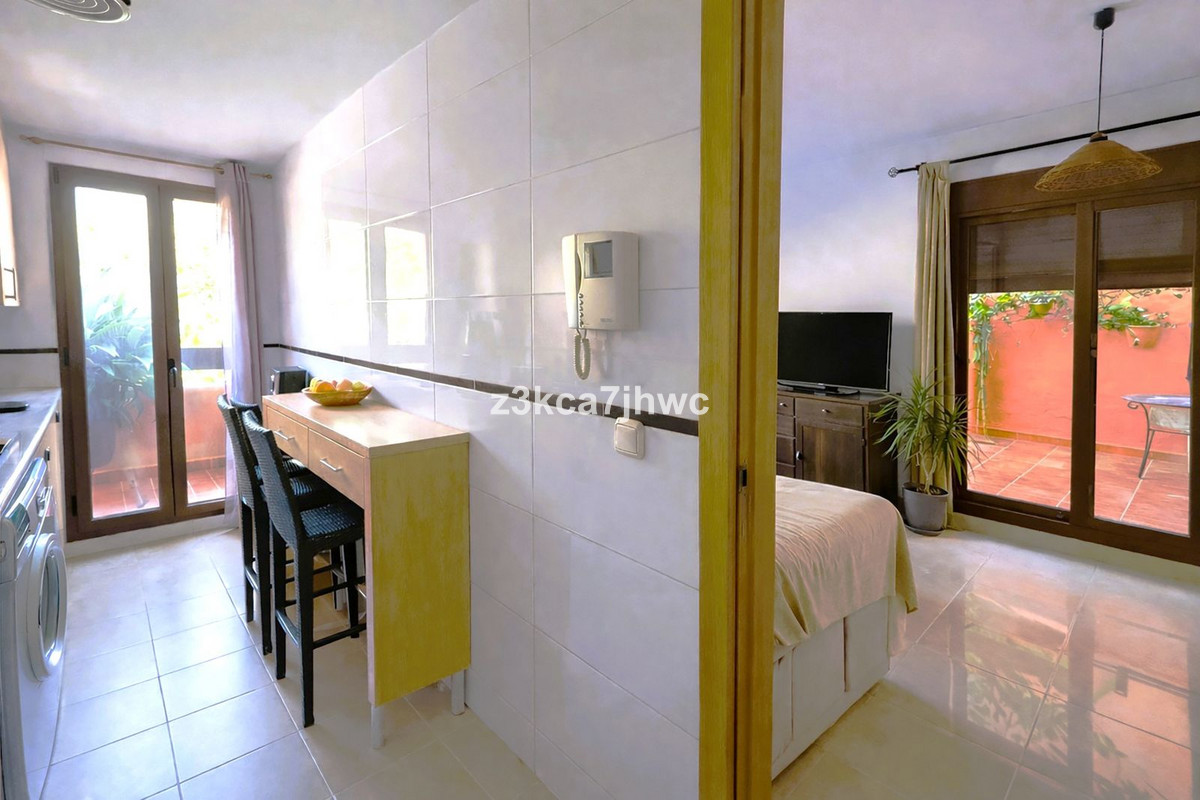 1 Bedroom Apartment for Sale in Estepona — 5