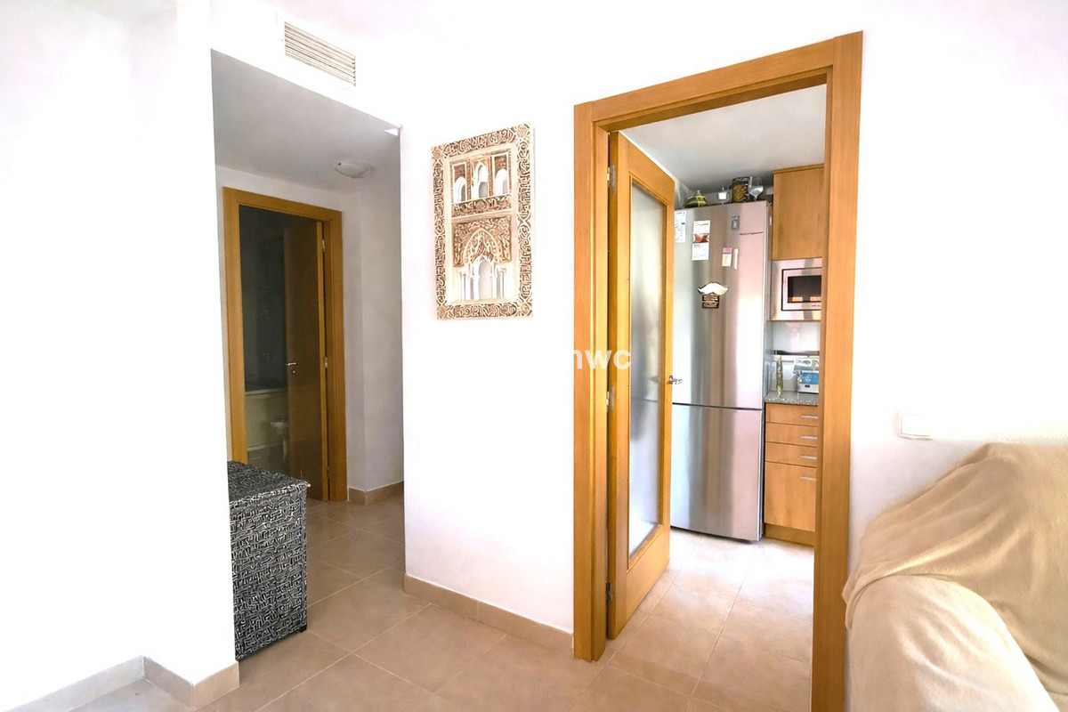 1 Bedroom Apartment for Sale in Estepona — 6