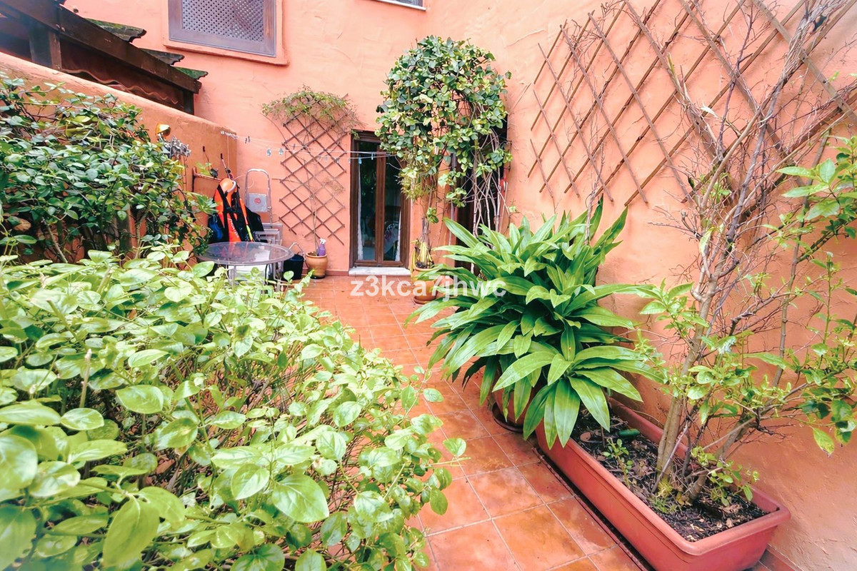 1 Bedroom Apartment for Sale in Estepona — 9