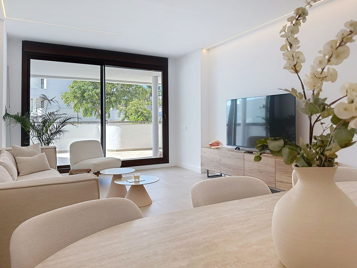 4 Bedroom Apartment for Sale in Estepona