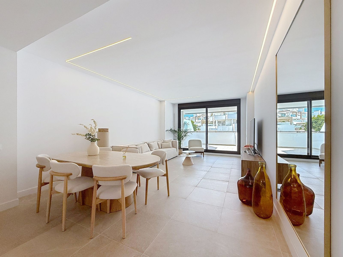 4 Bedroom Apartment for Sale in Estepona — 5