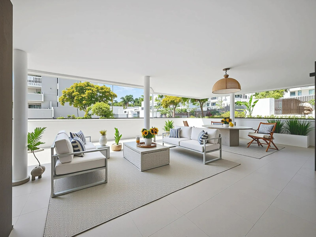 4 Bedroom Apartment for Sale in Estepona — 7