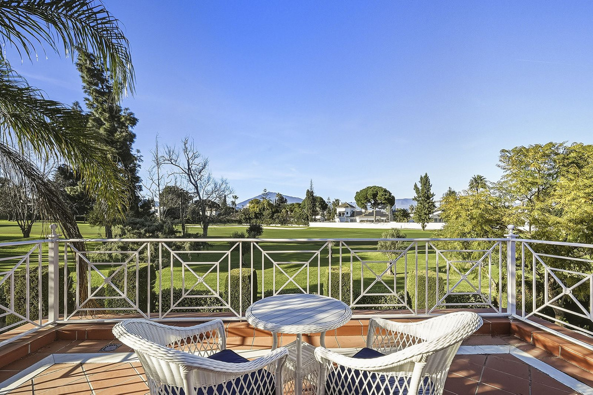 5 Bedroom Villa for Sale in Guadalmina Alta — 6