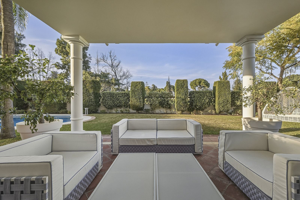 5 Bedroom Villa for Sale in Guadalmina Alta — 7