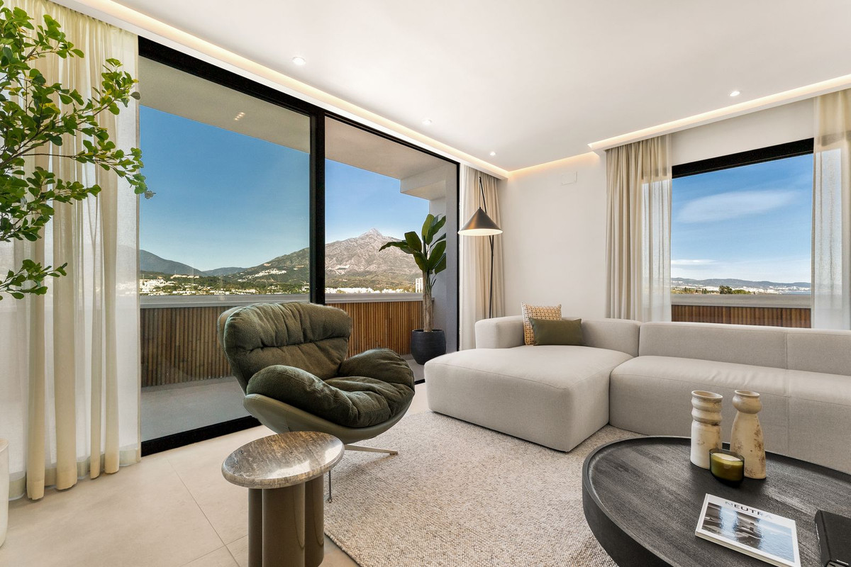 2 Bedroom Apartment for Sale in Nueva Andalucía — 3