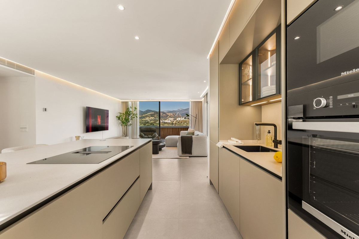2 Bedroom Apartment for Sale in Nueva Andalucía — 5