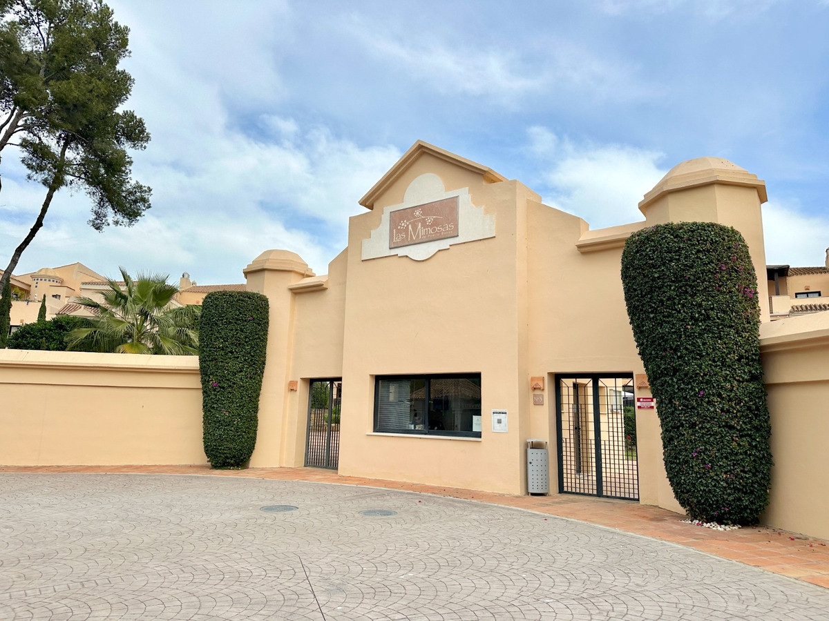 2 Bedroom Apartment for Sale in Puerto Banús